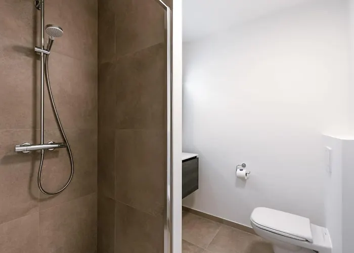 Huswell - Stylish New - Free Parking *